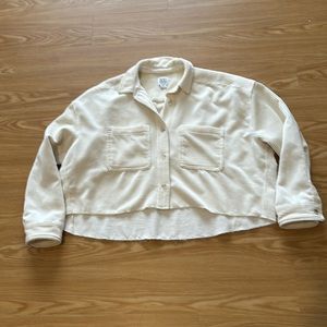 Woman’s urban outfitters oversized shirt jacket cropped
